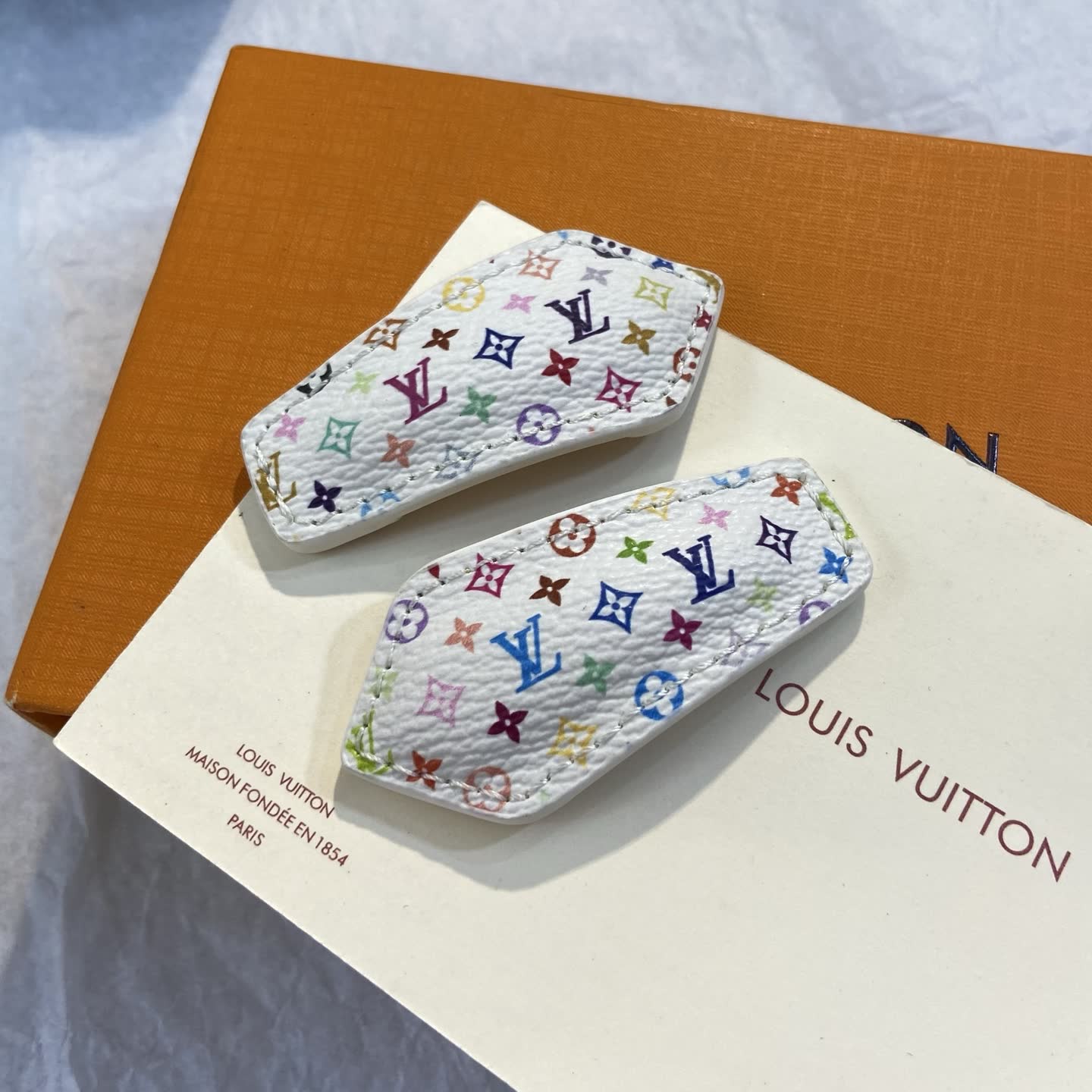 Louis Vuitton Multicolored Monogram Leather Hair Clip-LF1078